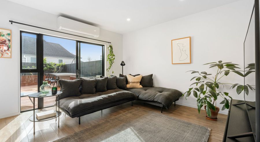  at 15 Korama Lane, New Lynn, Waitakere City, Auckland