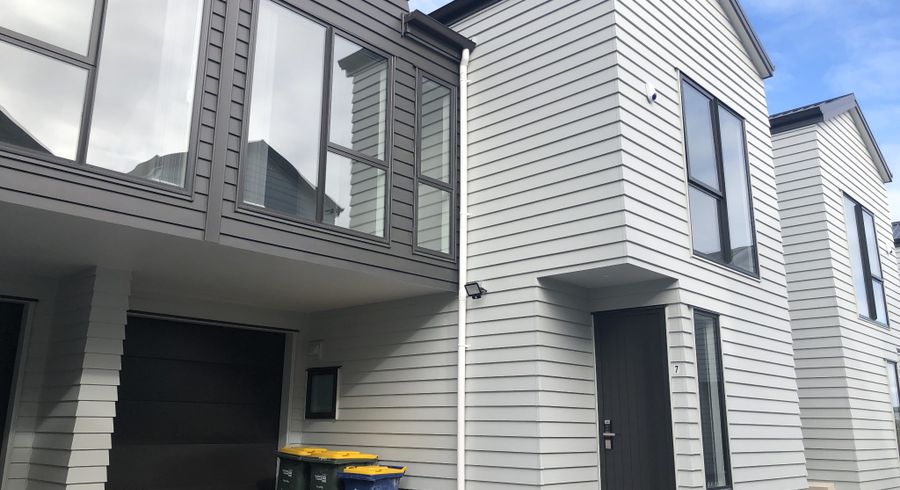  at 7/21 Akoranga Dr, Northcote, North Shore City, Auckland