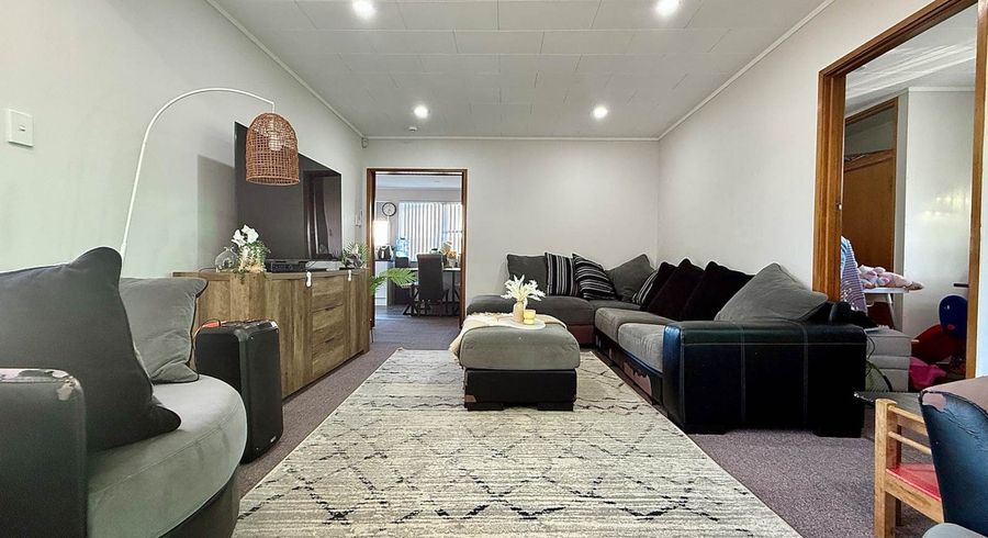  at 5 Fairlight Place, Manurewa, Manukau City, Auckland