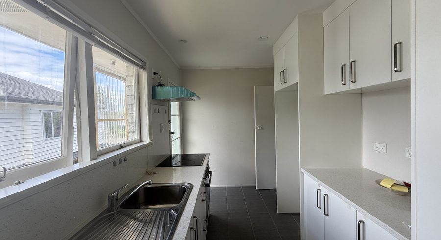  at 1/12 Meadway, Sunnyhills, Manukau City, Auckland