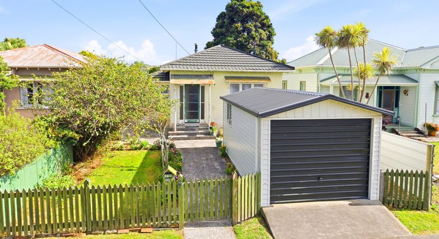  at 27 Mahoney Street, Whanganui East, Whanganui, Manawatu / Whanganui