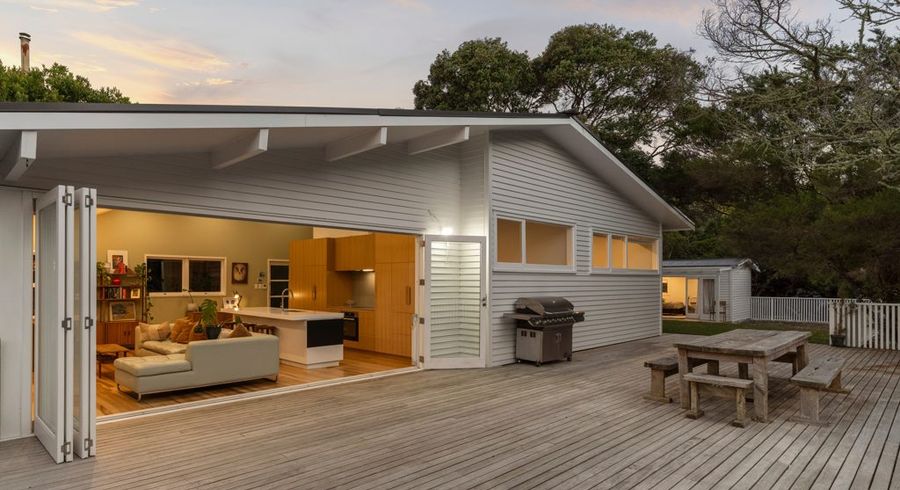  at 115 Beach Haven Road, Beach Haven, North Shore City, Auckland