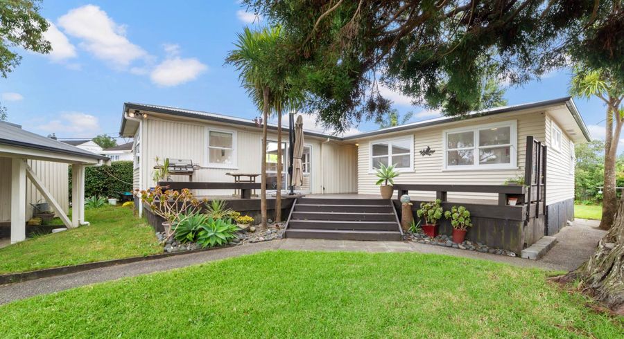  at 15 Winifred Avenue, Bayview, Auckland