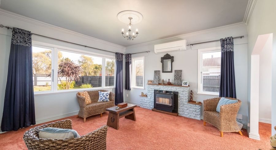  at 9 Mangaroa Hill Road, Maoribank, Upper Hutt, Wellington