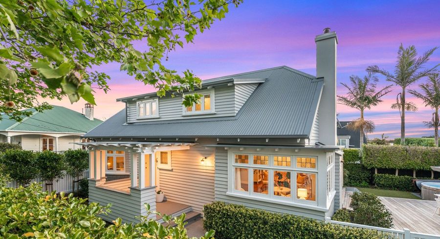  at 9A North Avenue, Narrow Neck, North Shore City, Auckland