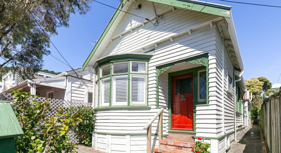  at 28 Queen Street, Mount Victoria, Wellington