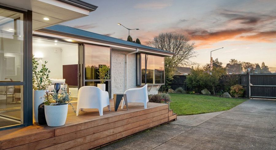  at 320 Main North Road, Redwood, Christchurch City, Canterbury