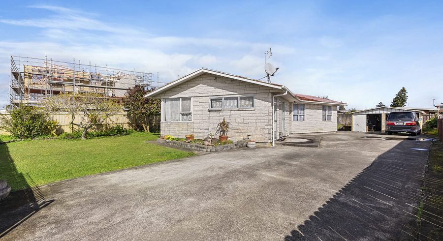 at 4 Convair Crescent, Mangere, Auckland