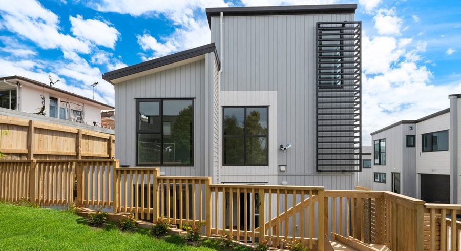  at 5/1088 Beach Road, Torbay, North Shore City, Auckland