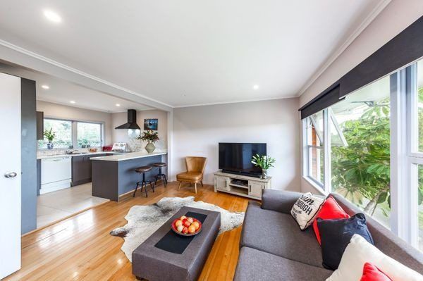  at 2/303 Rangatira Road, Beach Haven, Auckland