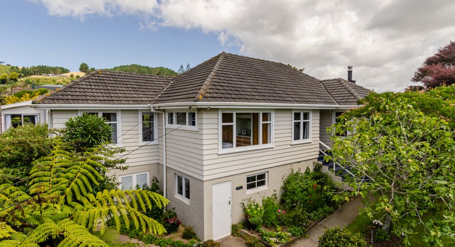  at 22 Raroa Terrace, Tawa, Wellington