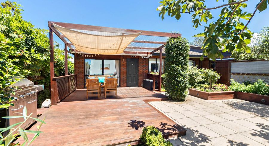  at 2/37 Lynwood Road, New Lynn, Auckland