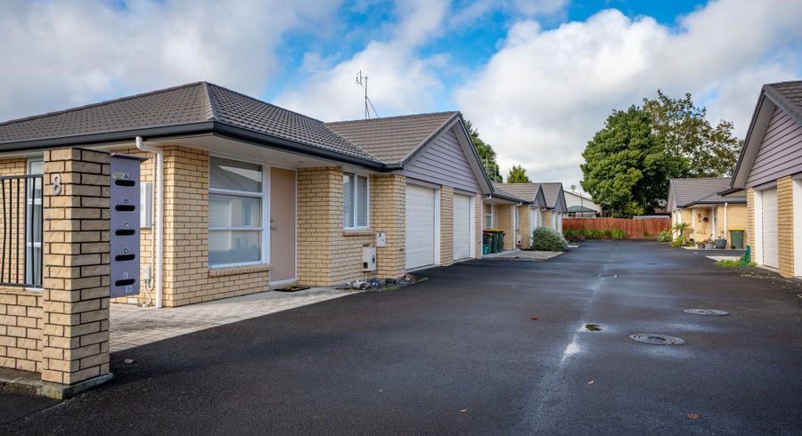  at 8B Pitt Street, Frankton, Hamilton, Waikato