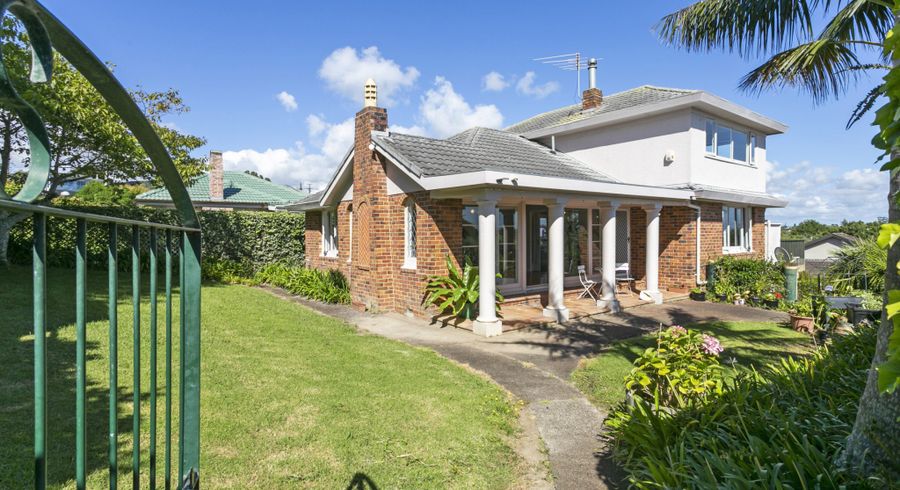  at 10 View Road, Shelly Park, Auckland