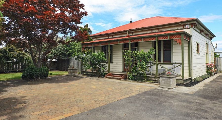  at 215 Grove Road, Mayfair, Hastings