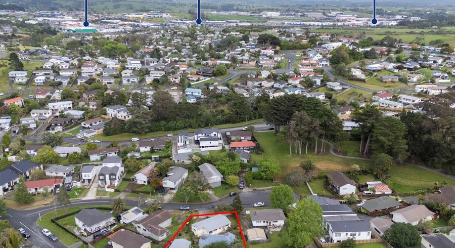  at 5 Trengove Place, West Harbour, Waitakere City, Auckland