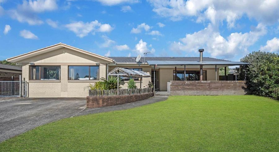  at 8 Papatahi Place, Henderson, Waitakere City, Auckland