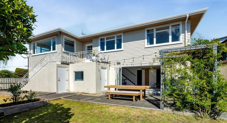  at 1 Fairfax Terrace, Frankleigh Park, New Plymouth, Taranaki