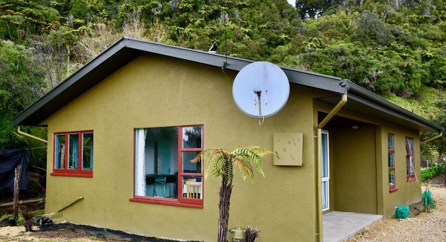  at 6 Horncastle Crescent, Little Wanganui