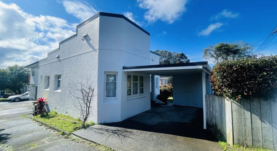  at 54 Lynwood Road, New Lynn, Waitakere City, Auckland