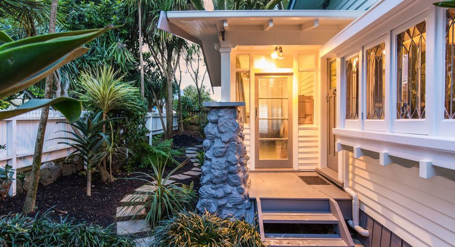  at 8 Wairere Avenue, Mount Albert, Auckland