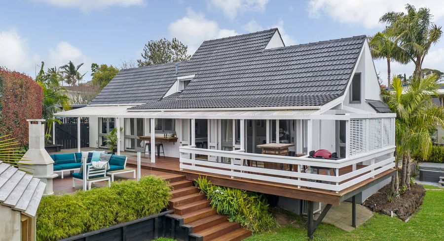  at 5 Ripon Crescent, Meadowbank, Auckland