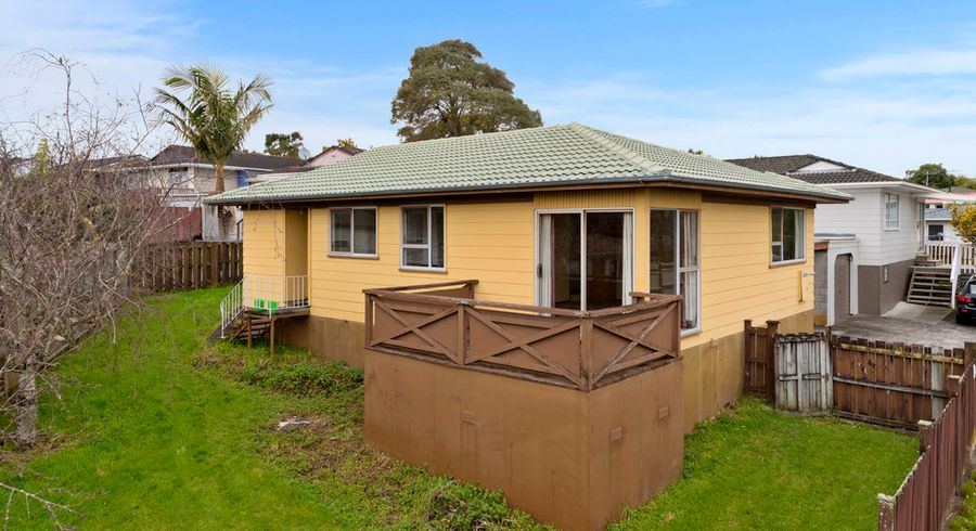  at 1/11 Charntay Avenue, Clover Park, Auckland