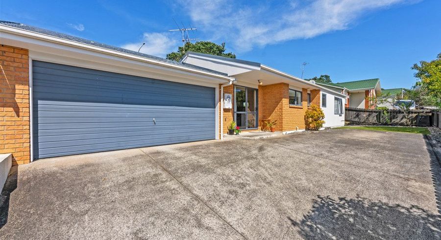  at 359 Glenfield Road, Glenfield, Auckland