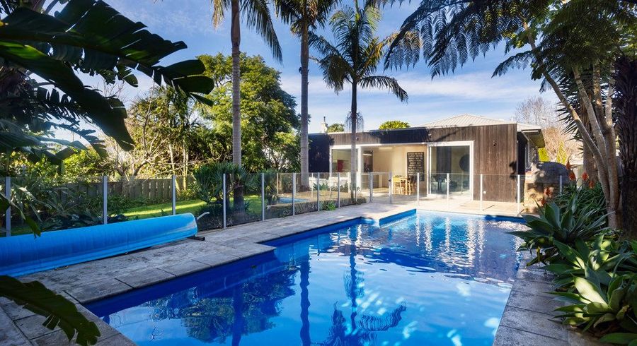  at 3 Fergusson Avenue, Sandringham, Auckland