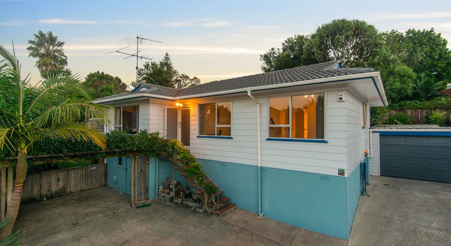  at 2/11 Spinella Drive, Bayview, Auckland
