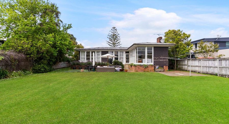  at 6 Norwood Road, Bayswater, North Shore City, Auckland