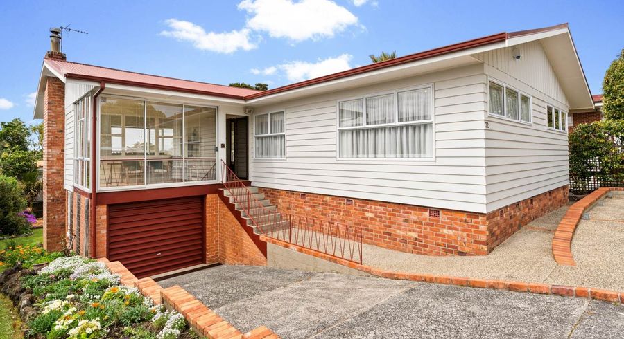  at 32 Holland Road, Hillcrest, North Shore City, Auckland