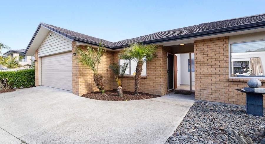  at 58 South Kensington Way, Henderson, Auckland
