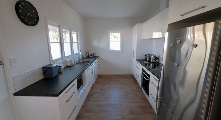  at 248 Fox Street, Hamilton East, Hamilton