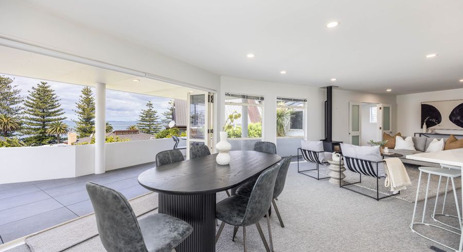  at 4 Ellangowan Road, Waiake, North Shore City, Auckland