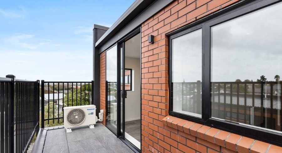  at 208 (E3-2)/2 Castledine Crescent, Glen Innes, Auckland City, Auckland