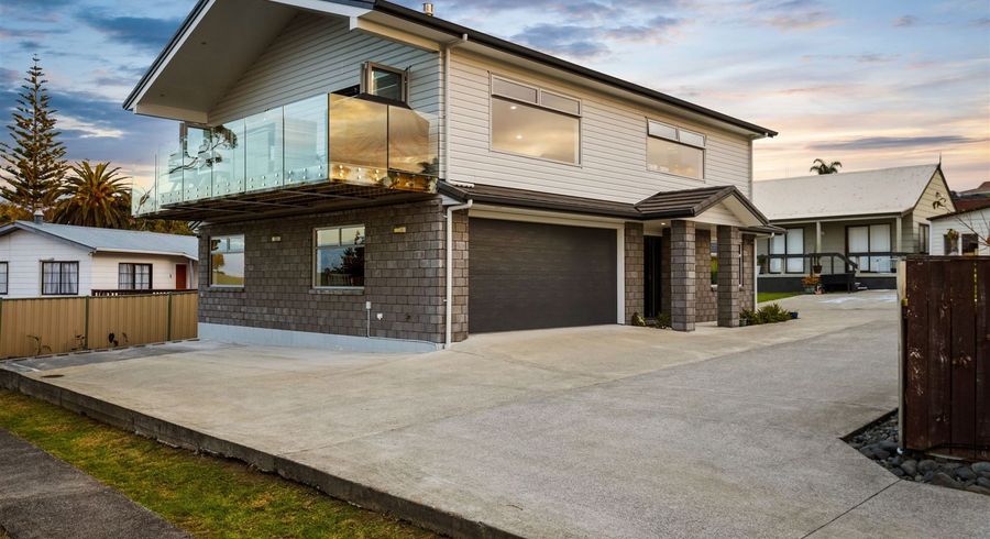  at 10 Patrice Place, Massey, Auckland