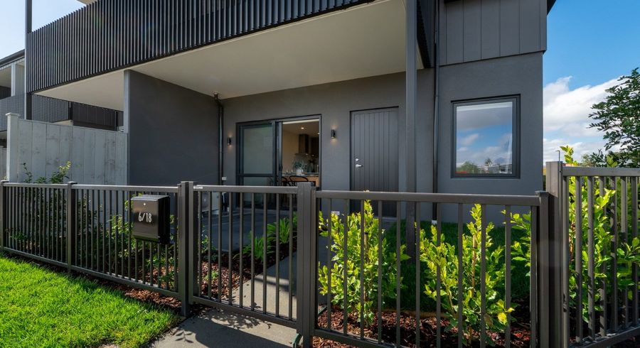  at 5/18 Paraone Crescent, Conifer Grove, Papakura, Auckland