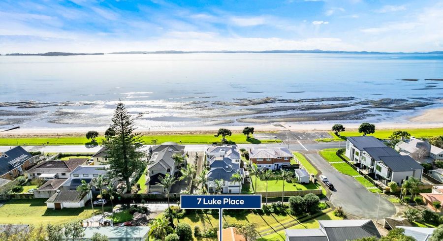  at 7 Luke Place, Eastern Beach, Auckland