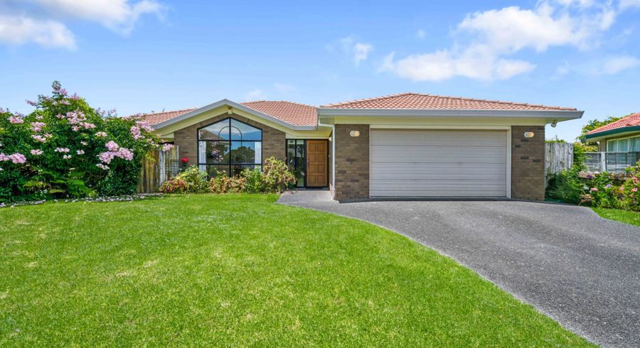  at 8 Paradise Place, Pakuranga Heights, Manukau City, Auckland