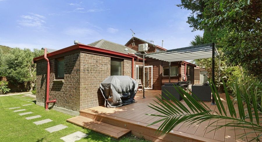  at 42 McEnroe Grove, Naenae, Lower Hutt, Wellington