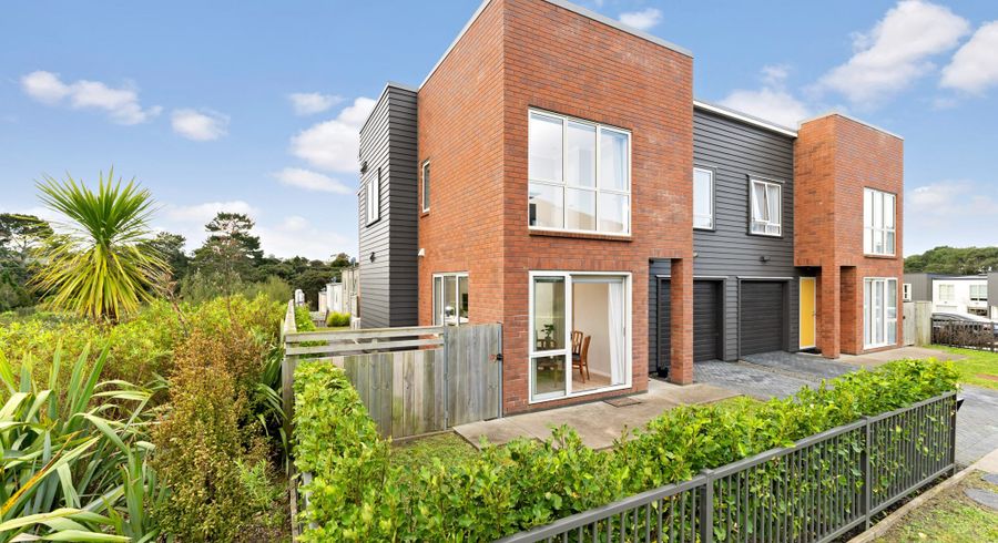  at 13 Manutewhau Road, Massey, Auckland
