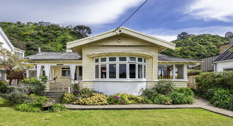  at 224 Queens Drive, Lyall Bay, Wellington
