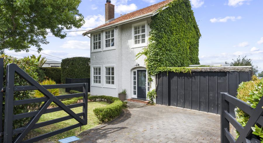  at 50 Palmerston Road, Birkenhead, North Shore City, Auckland