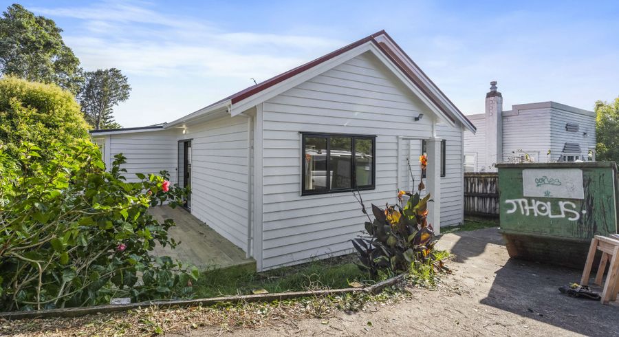  at 3215 Great North Road, New Lynn, Waitakere City, Auckland