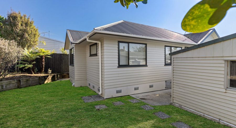  at 8A Coey Place, Glen Eden, Waitakere City, Auckland