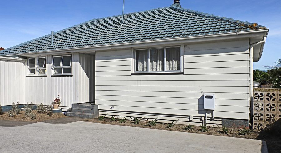  at 1033 Hood Street, Mayfair, Hastings