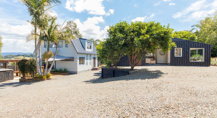  at 22 Red Hills Road, Massey, Auckland