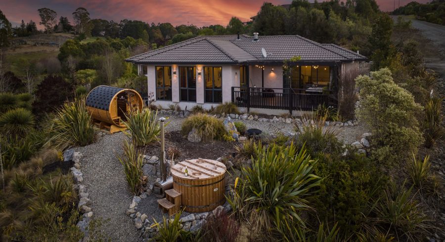  at 43 Redvale Road, Redwood Valley