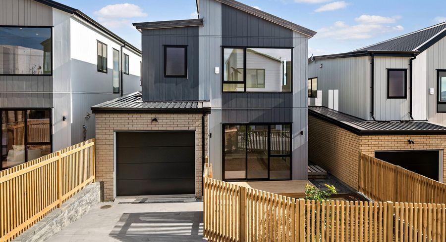  at 10 Wira Lane, Silverdale, Rodney, Auckland